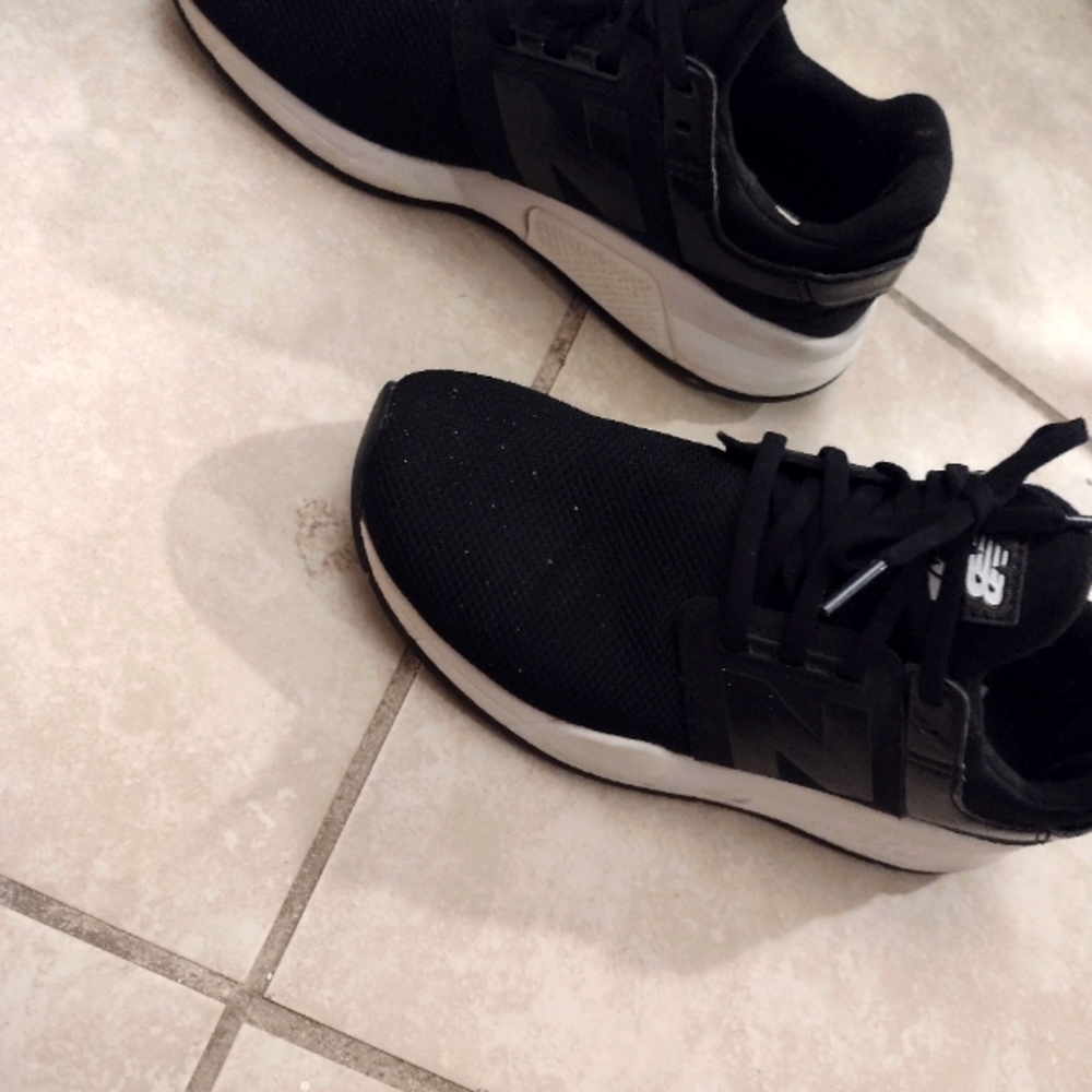 Size 7 New Balance Women's shoe